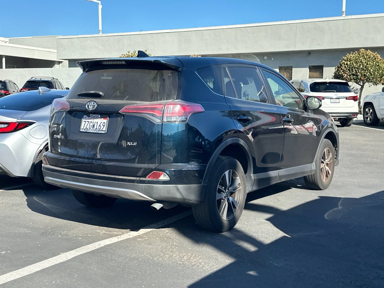Used 2017 Toyota RAV4 XLE w/ Carpet Mat Package FWD image 2