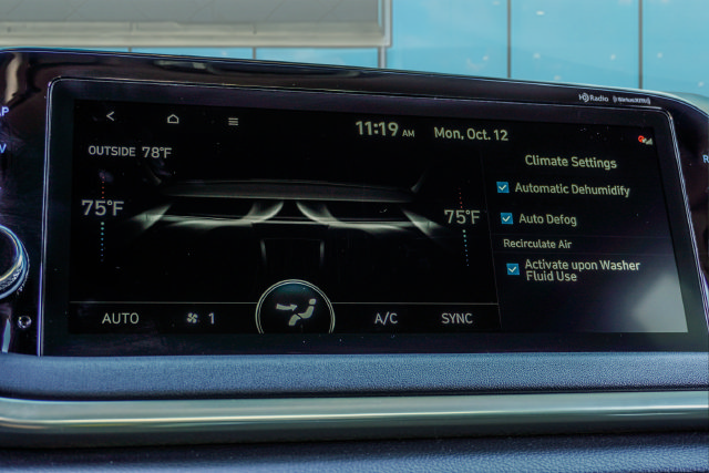 Used 2023 Hyundai Sonata SEL w/ Cargo Package FWD image 24