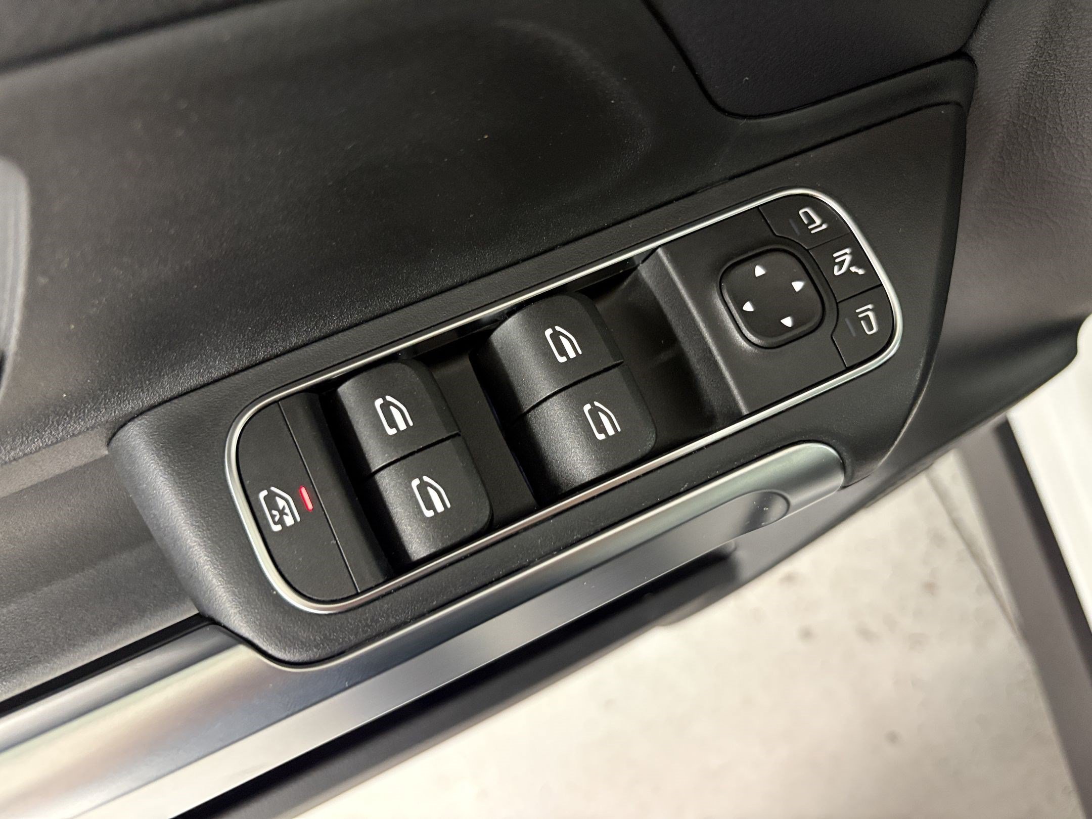 Certified 2026 Mercedes-Benz GLB 250 image 37