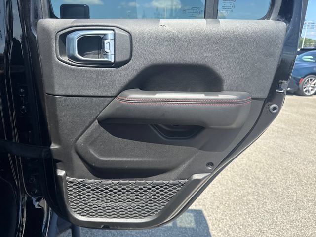 Used 2025 Jeep Gladiator Rubicon w/ Convenience Group AWD/4WD image 32