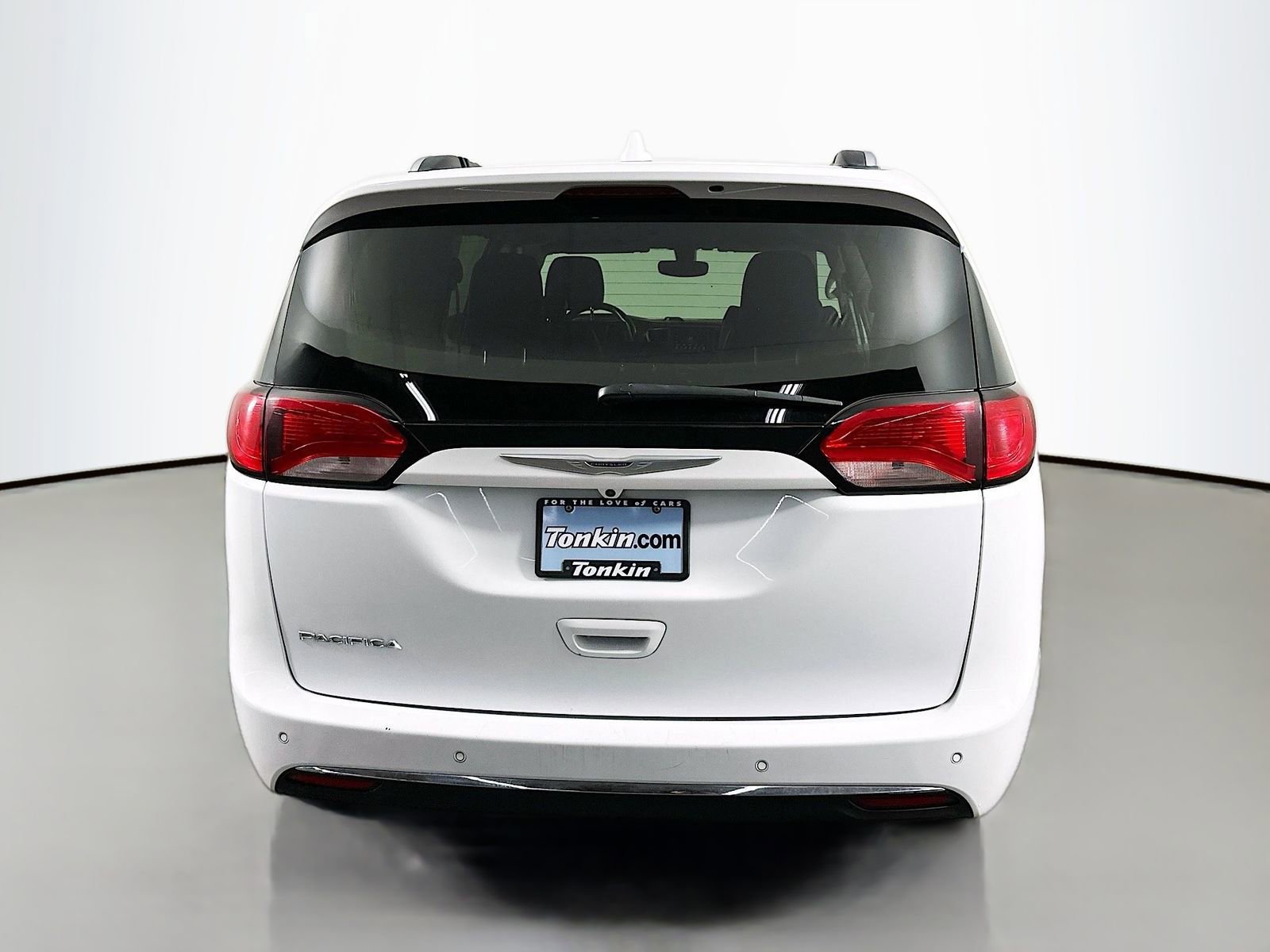 Used 2019 Chrysler Pacifica Touring-L image 7