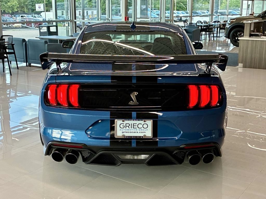 Used 2021 Ford Mustang Shelby GT500 w/ Carbon Fiber Track Pack RWD image 6