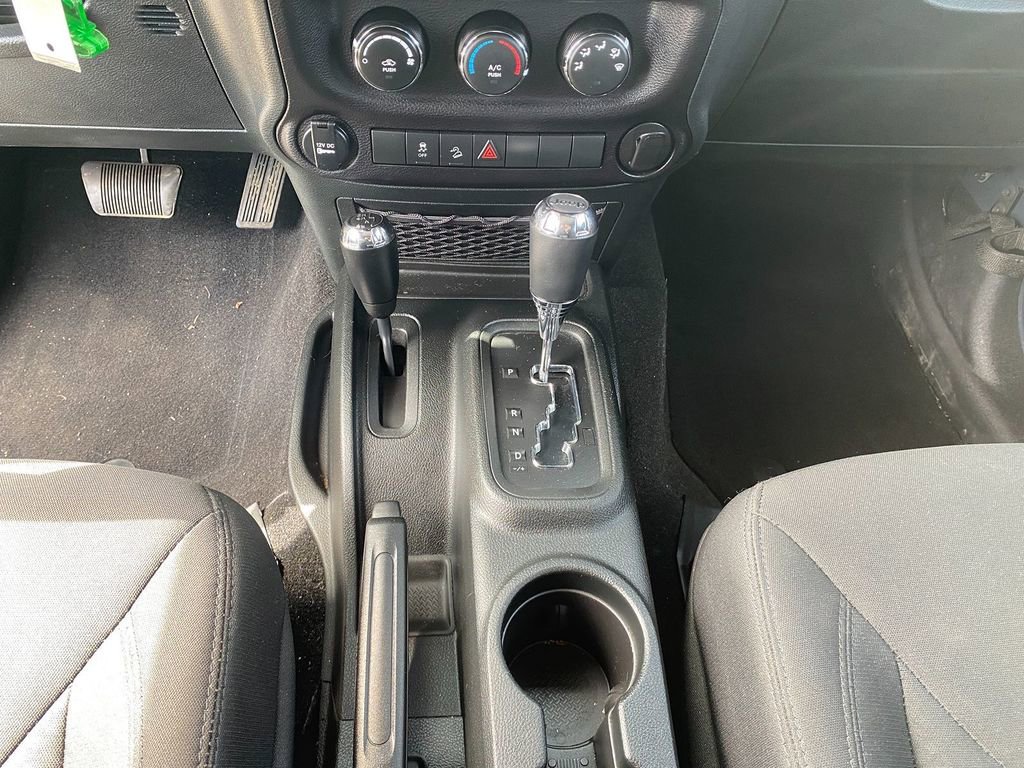 Used 2017 Jeep Wrangler Unlimited Sport w/ Connectivity Group image 17