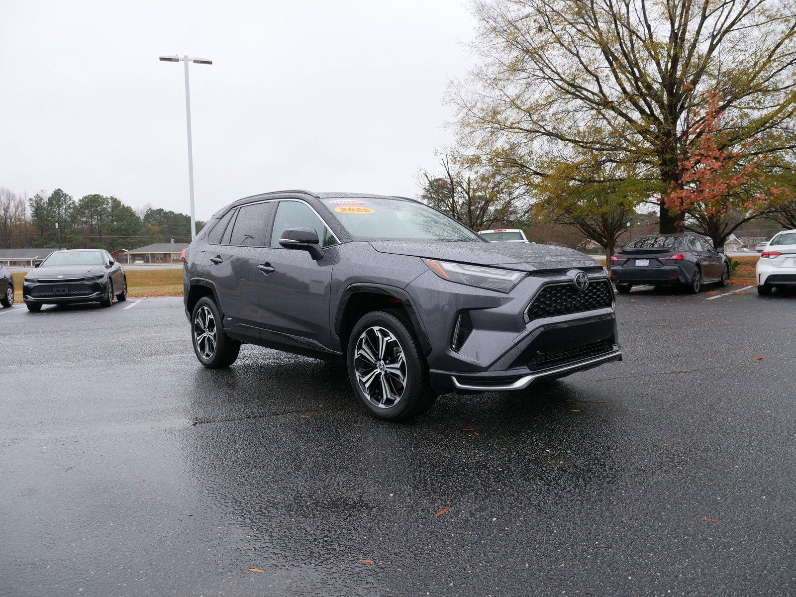 Used 2025 Toyota RAV4 XSE image 2