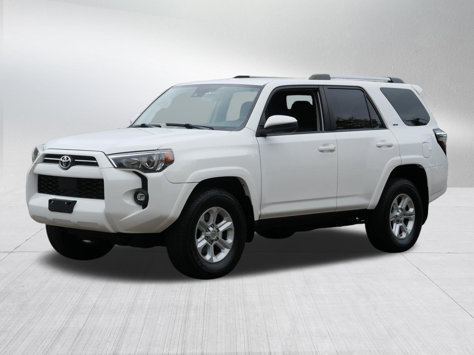 Used 2023 Toyota 4Runner SR5 AWD/4WD image 3