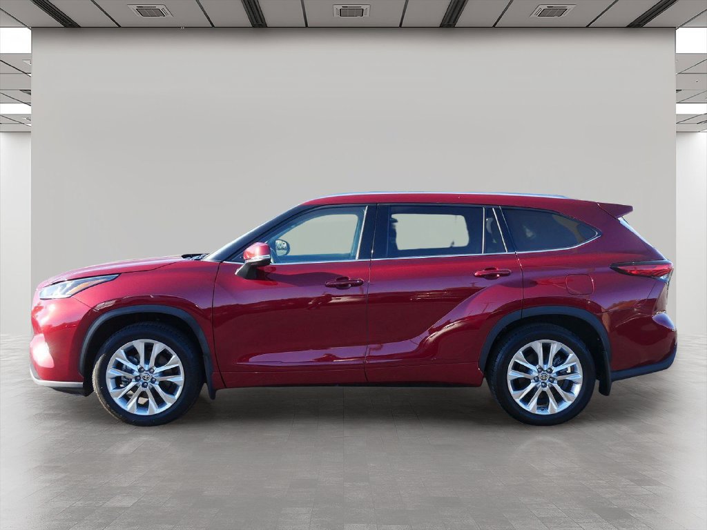 Used 2021 Toyota Highlander Limited AWD/4WD image 3