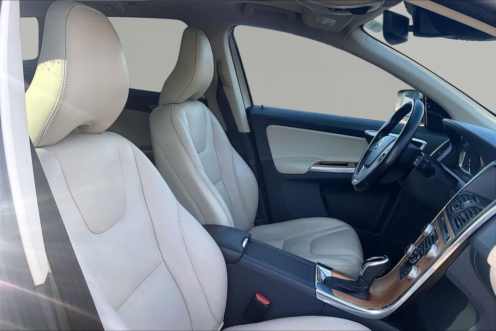 Used 2017 Volvo XC60 T5 Inscription w/ Advanced Package image 30