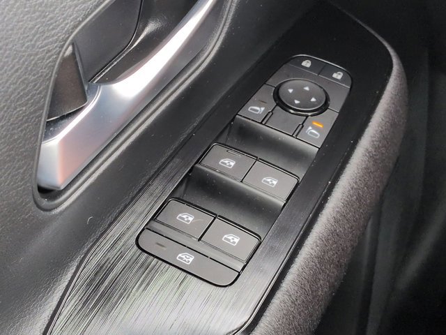 Used 2025 Nissan Kicks SV FWD image 18