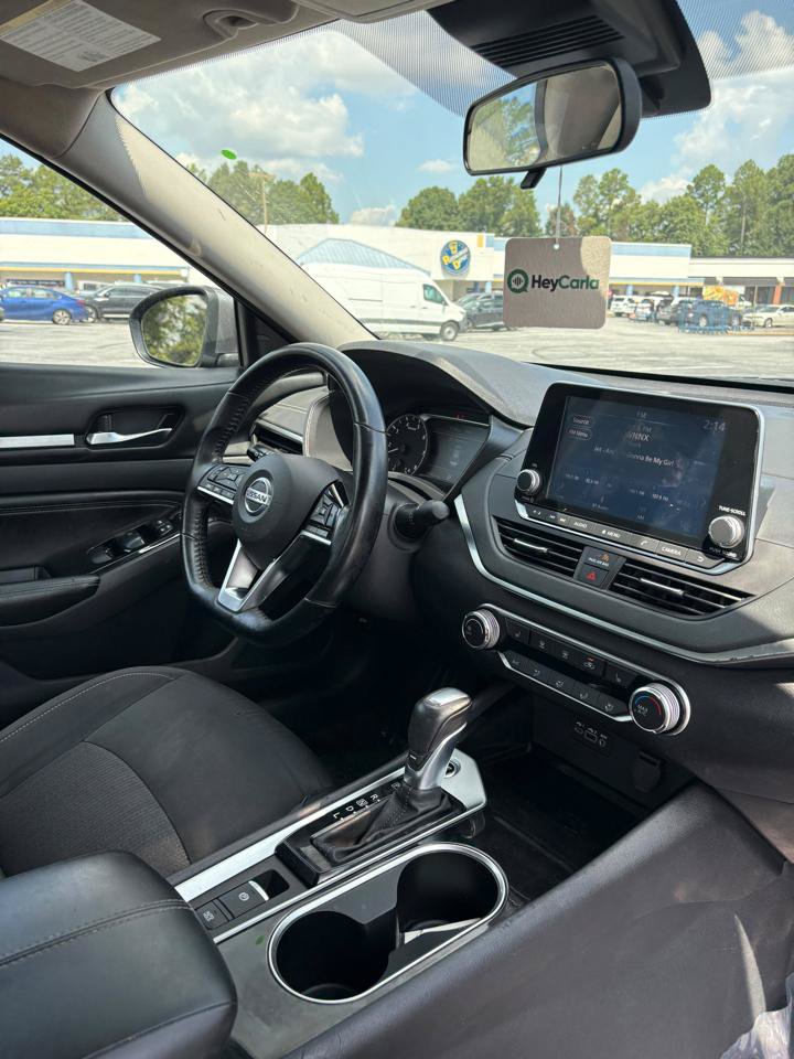 Used 2022 Nissan Altima 2.5 SV w/ SV Premium Package FWD image 18