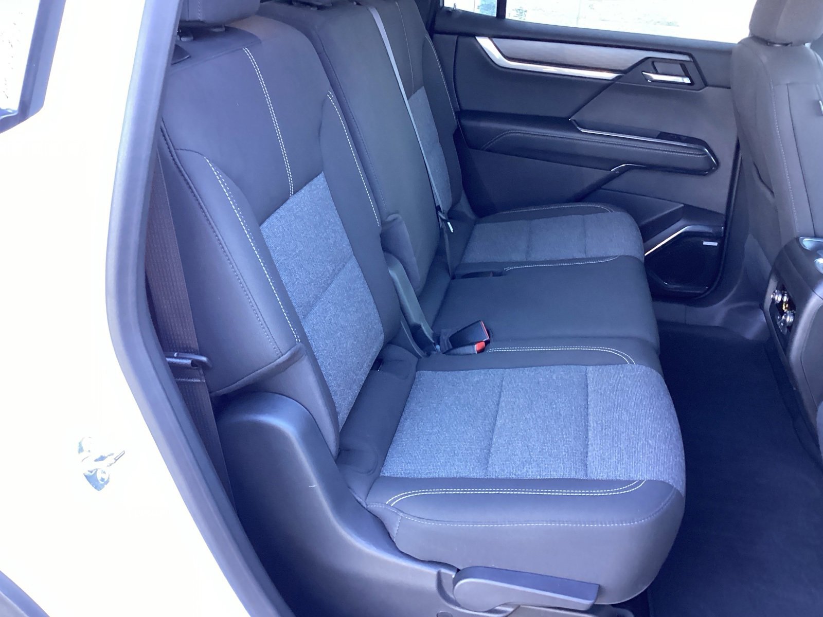 Used 2025 GMC Acadia Elevation image 20