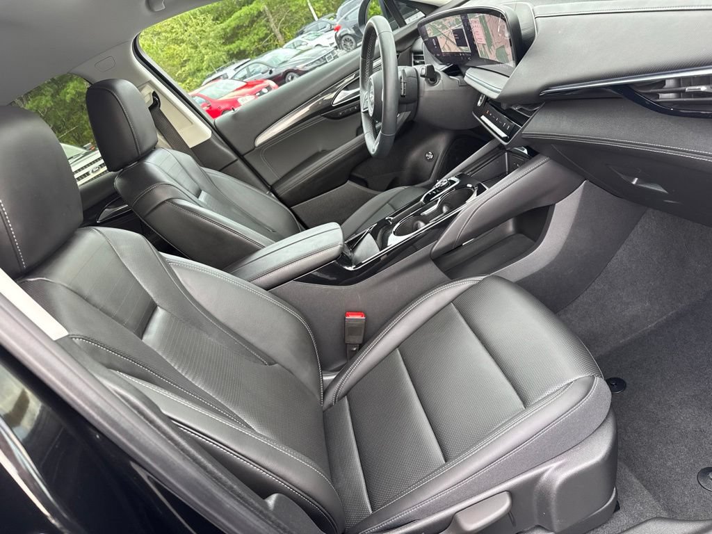 Used 2025 Buick Envision Preferred AWD/4WD image 24