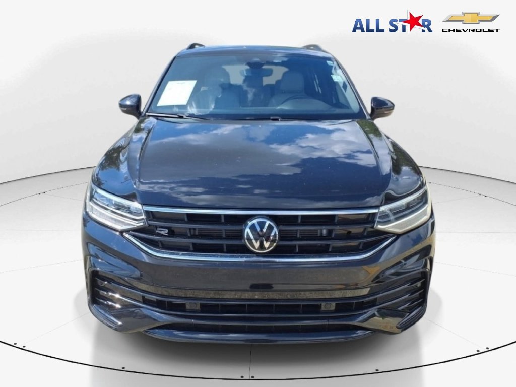 Used 2024 Volkswagen Tiguan SE R-Line FWD image 2