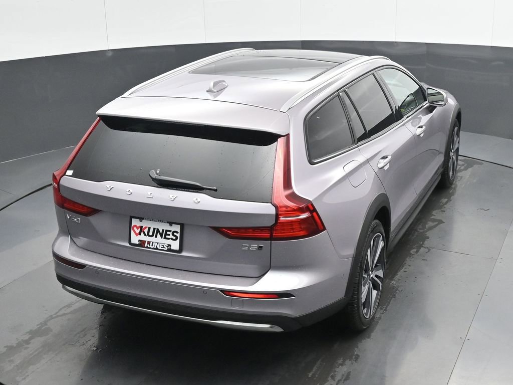 New 2026 Volvo V60 B5 Cross Country Plus w/ Climate Package image 30