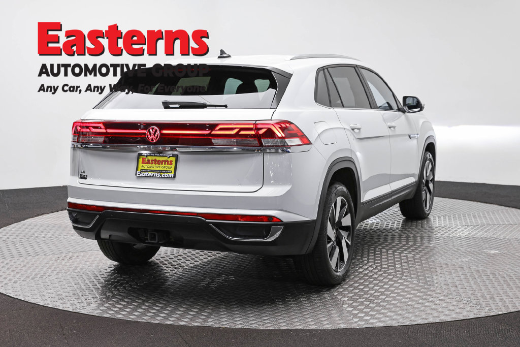 Used 2025 Volkswagen Atlas Cross Sport SE FWD image 6