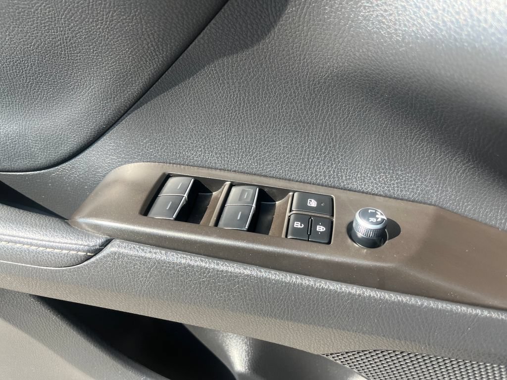 Used 2023 Toyota Camry XSE FWD image 11