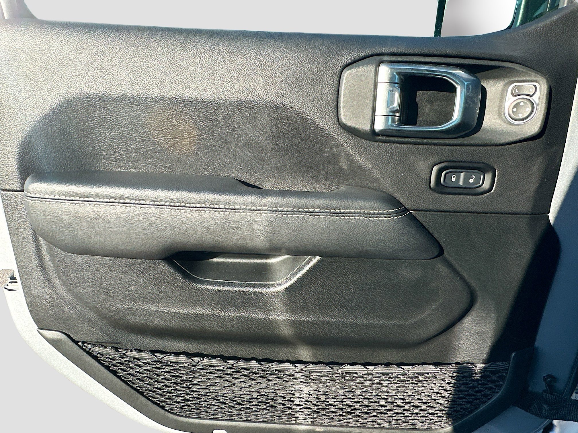 Used 2022 Jeep Wrangler Unlimited Sahara image 21