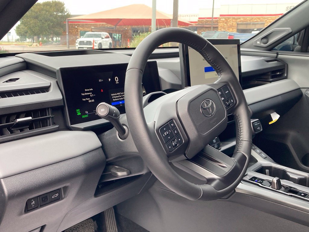 Used 2026 Toyota RAV4 XSE w/ Panoramic Sun Roof Package AWD/4WD image 9