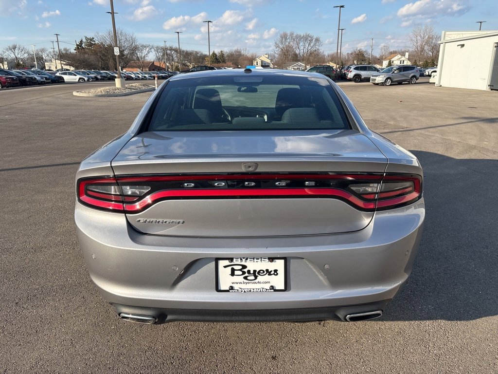 Used 2018 Dodge Charger SXT image 4