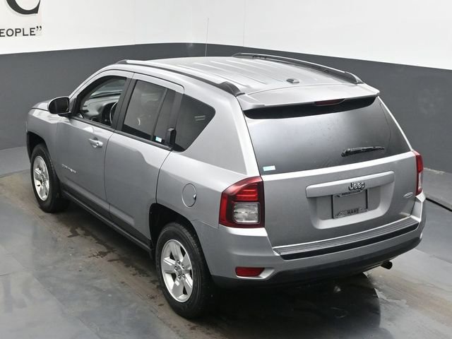 Used 2016 Jeep Compass Latitude image 40