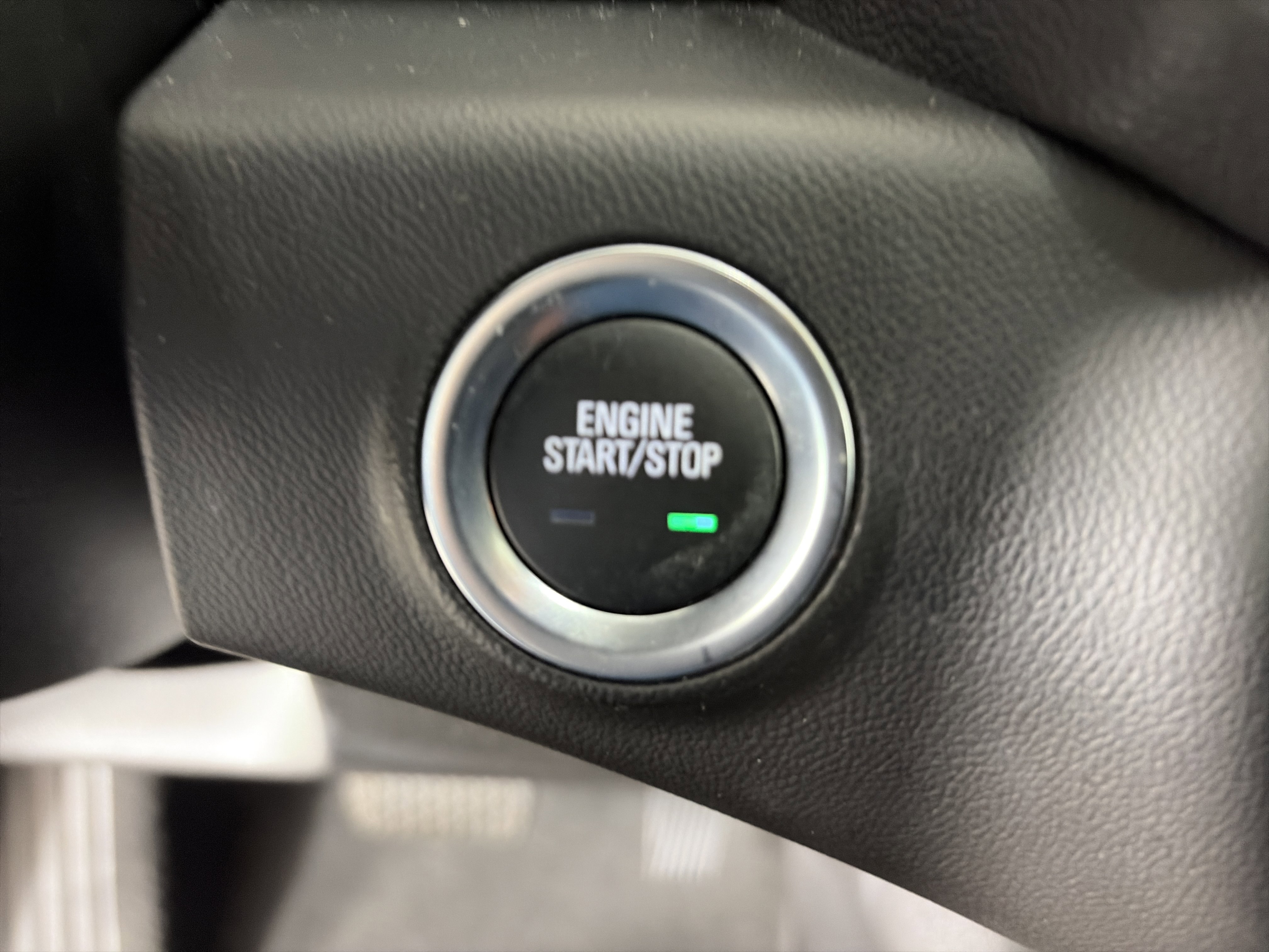 Used 2023 GMC Terrain SLE w/ Driver Convenience Package image 27