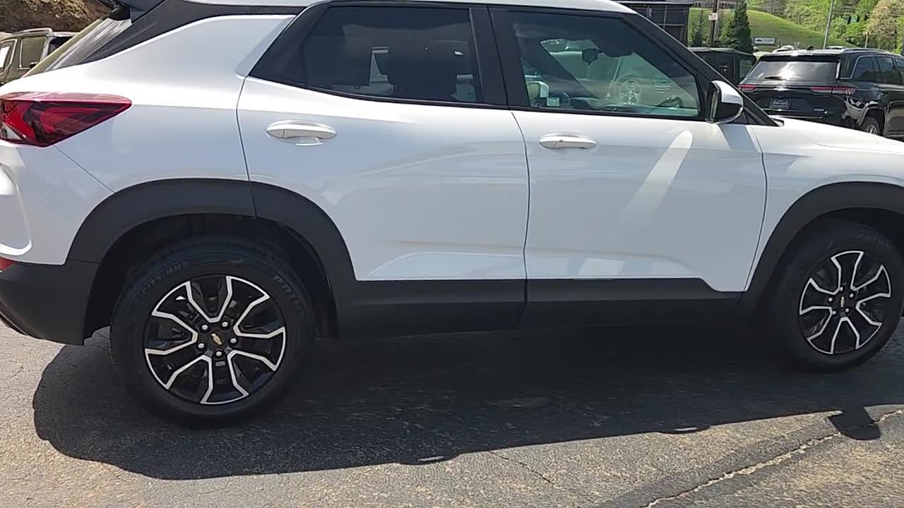 Used 2023 Chevrolet TrailBlazer ACTIV FWD image 9