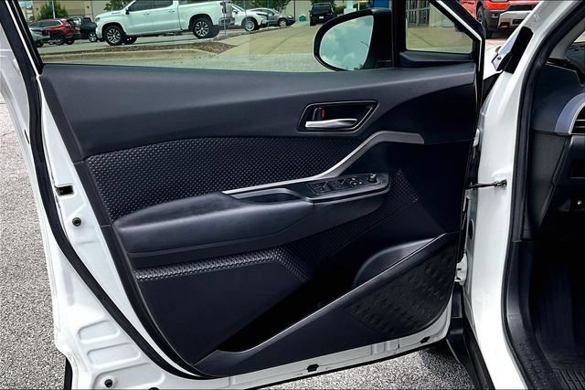 Used 2021 Toyota C-HR LE FWD image 17