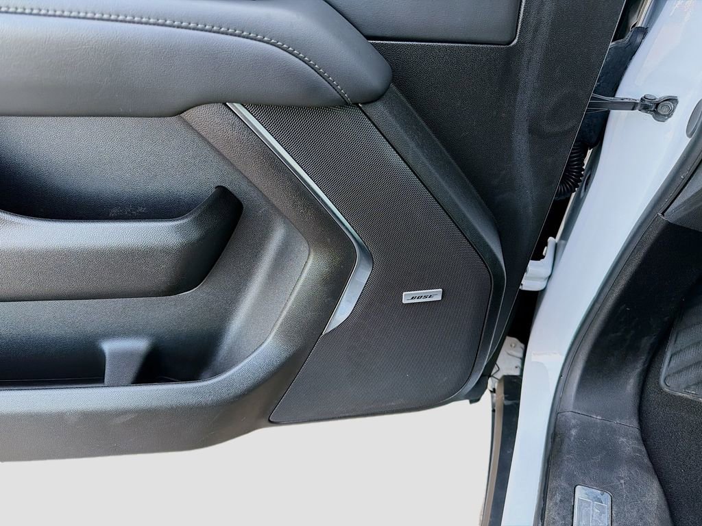 Used 2024 Chevrolet Suburban LT image 27