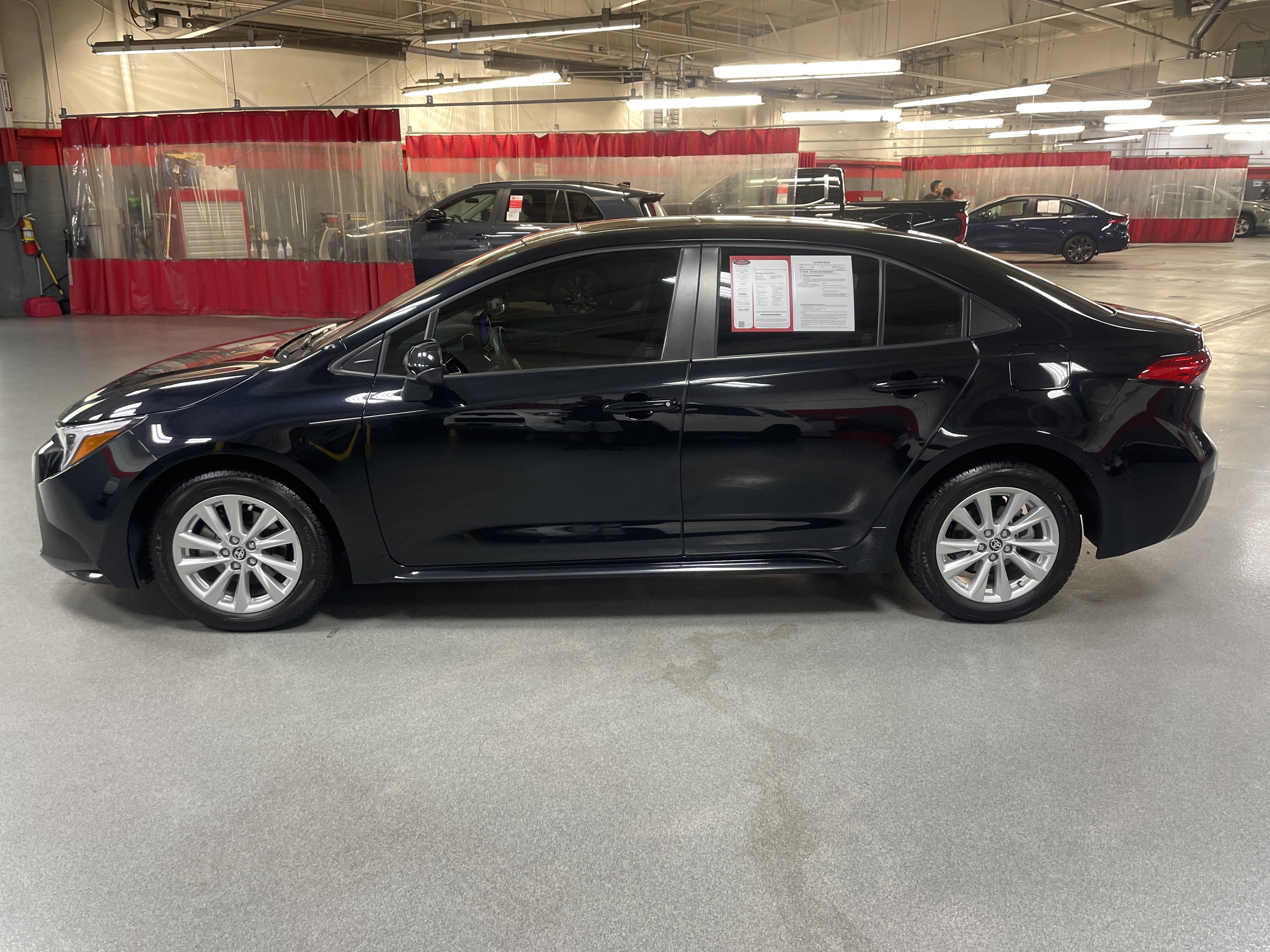 Used 2023 Toyota Corolla LE w/ LE Premium Package image 7