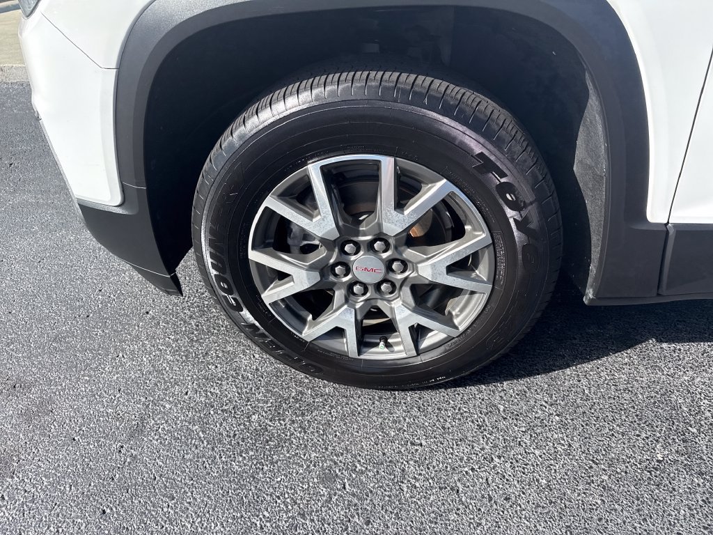 Used 2022 GMC Acadia SLE w/ Driver Convenience Package FWD image 31