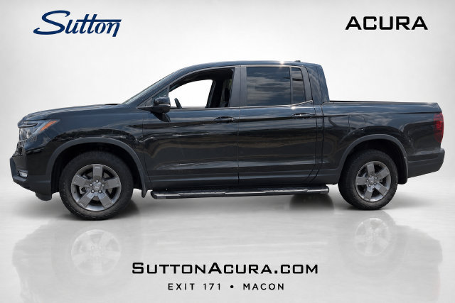 Used 2025 Honda Ridgeline TrailSport image 2