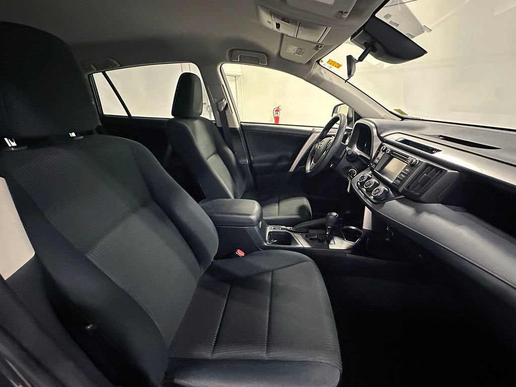 Used 2018 Toyota RAV4 LE w/ All Weather Liner Package AWD/4WD image 23