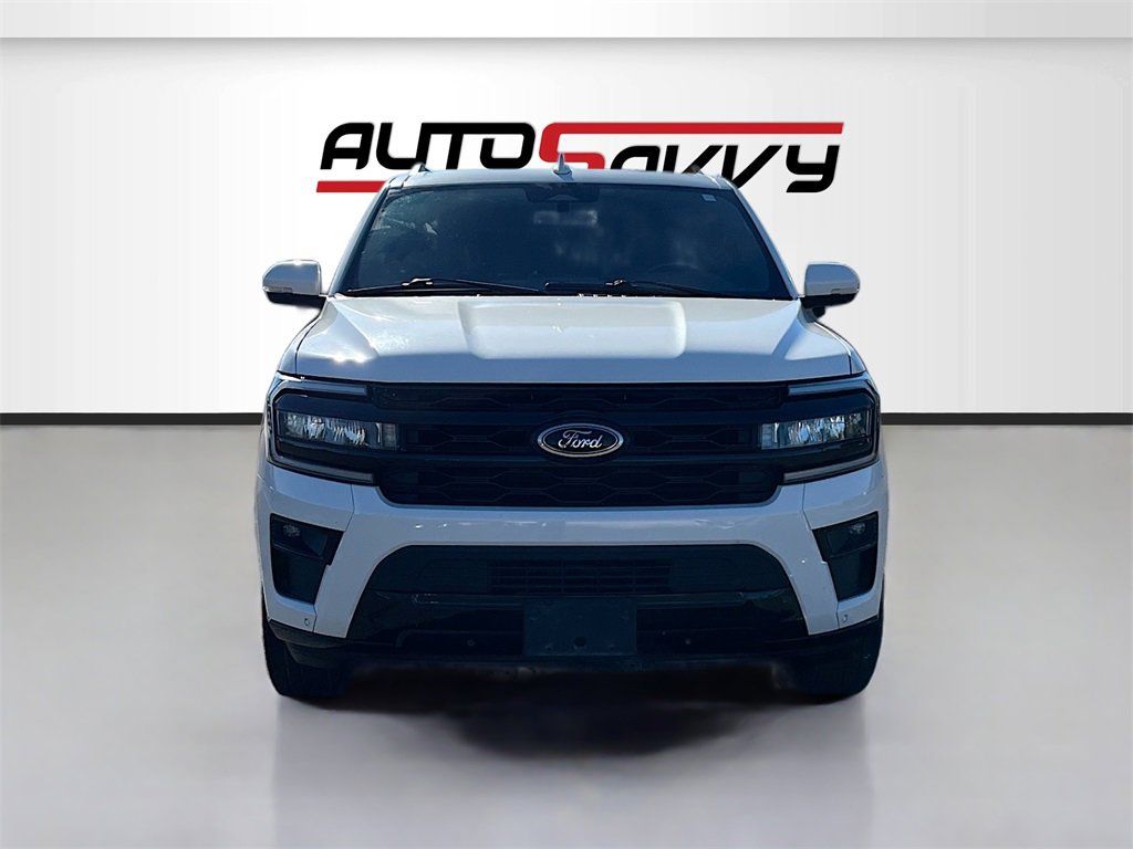Used 2023 Ford Expedition Limited image 2