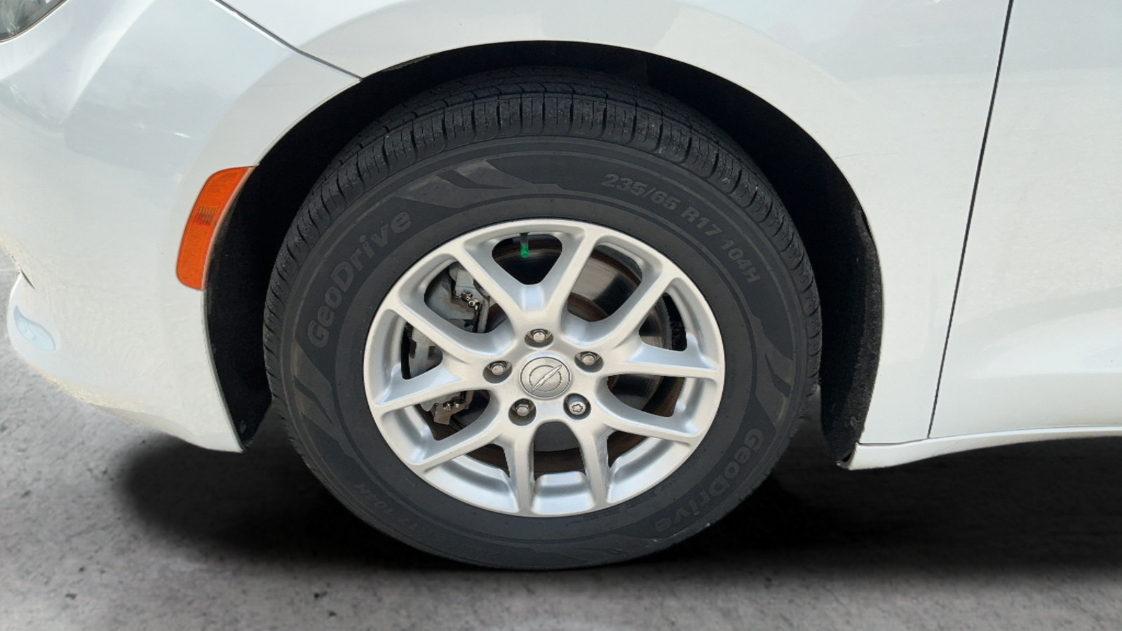 Used 2019 Chrysler Pacifica LX FWD image 16