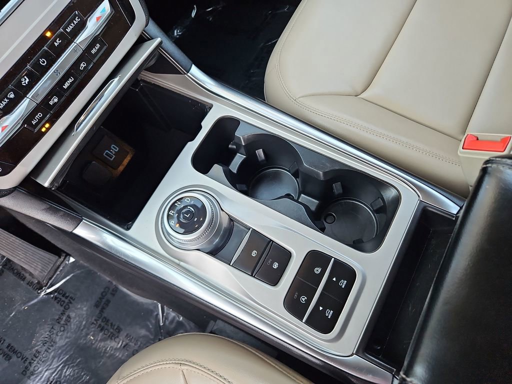 Used 2024 Ford Explorer XLT w/ Equipment Group 202A image 21