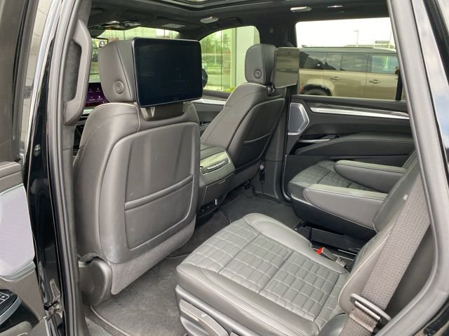 Used 2025 Cadillac Escalade V AWD/4WD image 23