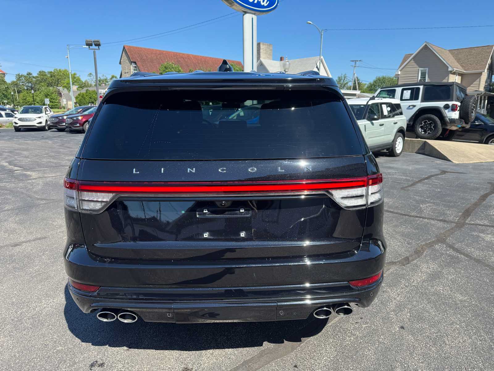 Used 2025 Lincoln Aviator Reserve w/ Jet Appearance Package AWD/4WD image 12