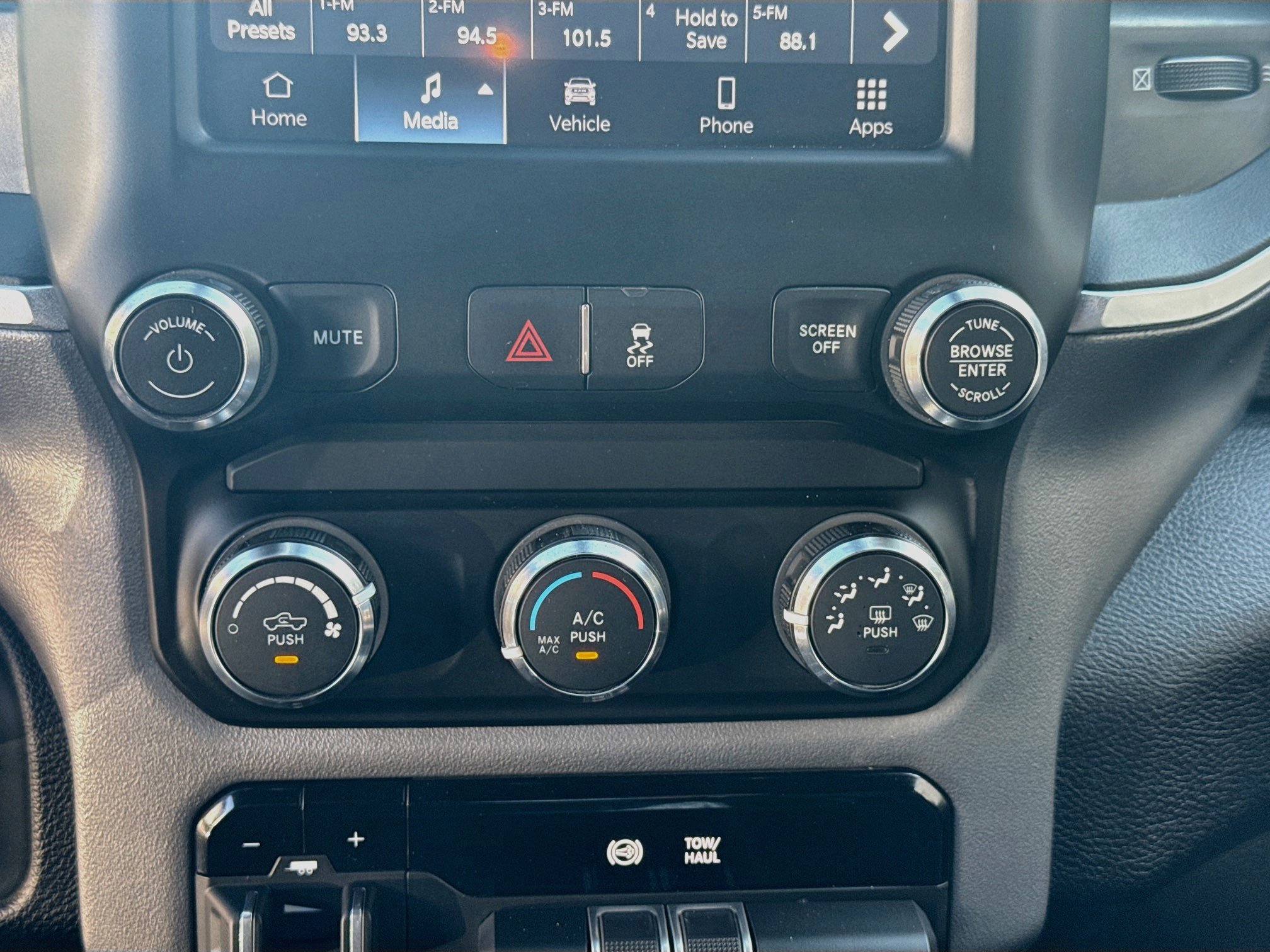 Used 2024 RAM 3500 Big Horn AWD/4WD image 14