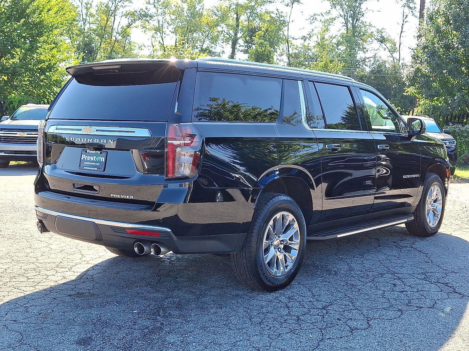 Used 2024 Chevrolet Suburban Premier w/ Advanced Technology Package image 4