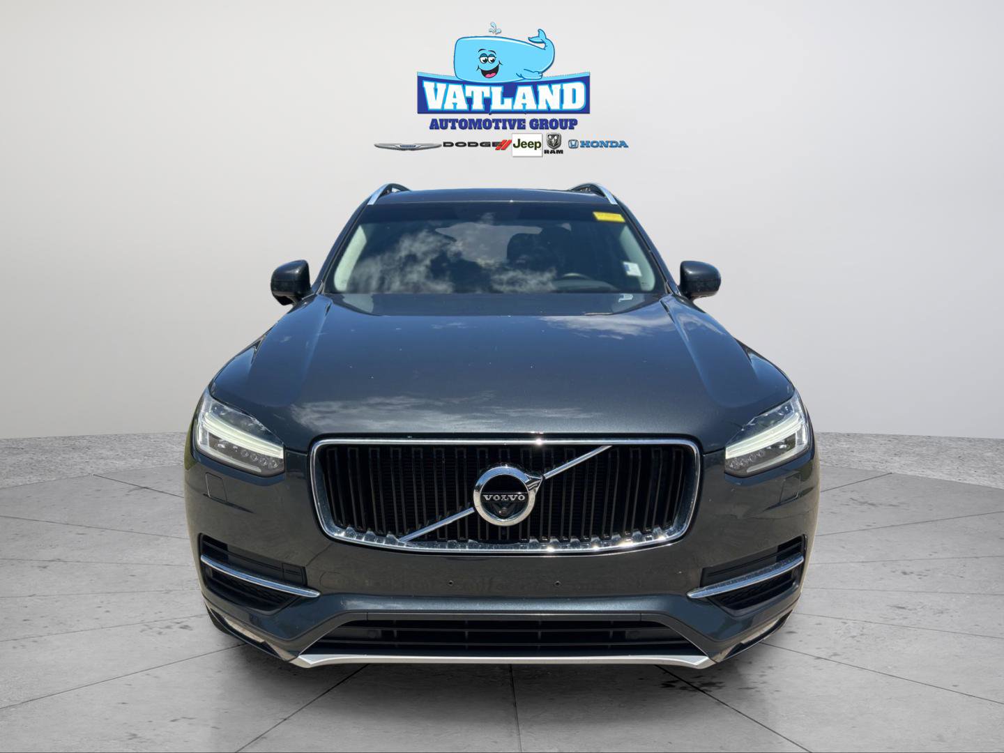 Used 2017 Volvo XC90 T6 Momentum w/ Vision Package image 8