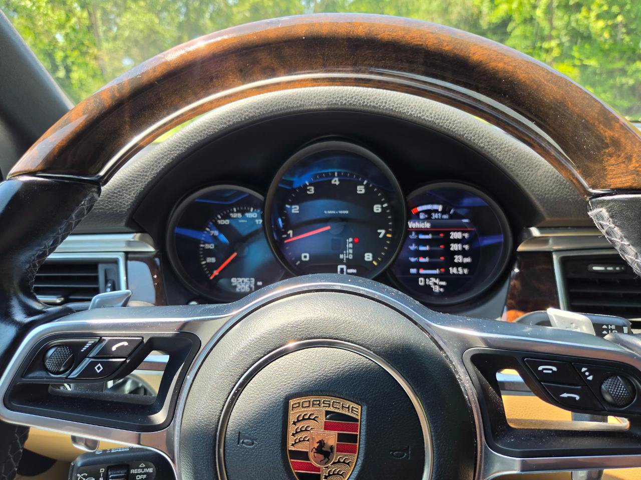 Used 2018 Porsche Macan w/ Premium Package Plus AWD/4WD image 40