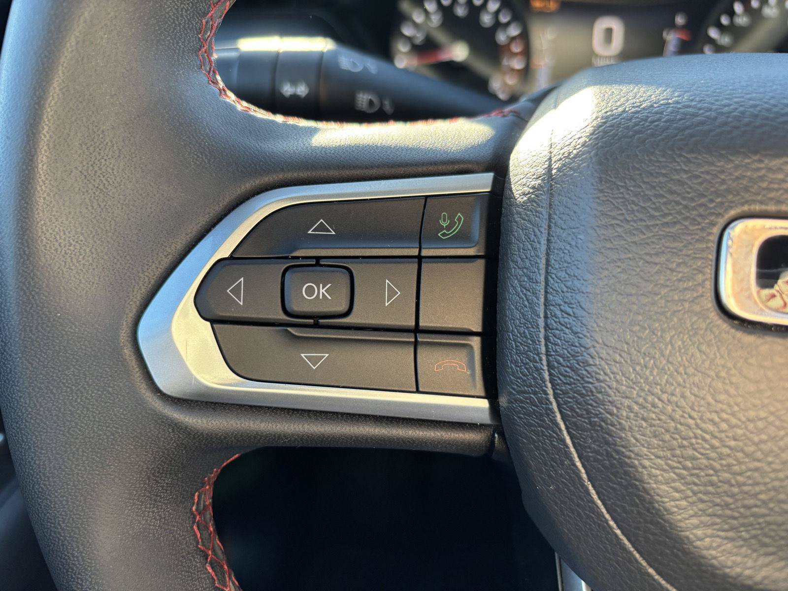 Used 2025 Jeep Compass Trailhawk AWD/4WD image 21