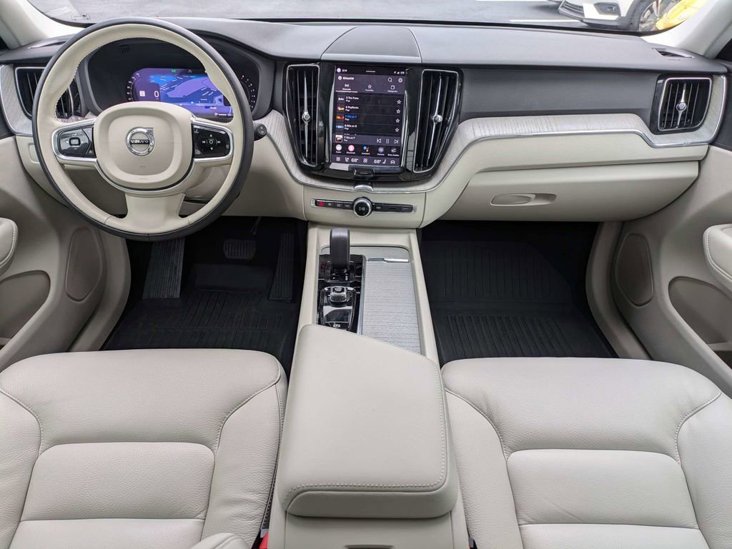 Certified 2024 Volvo XC60 B5 Plus w/ Protection Package Premier AWD/4WD image 18