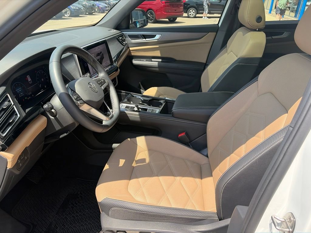 Certified 2024 Volkswagen Atlas Cross Sport SE w/ Panoramic Sunroof Package AWD/4WD image 12