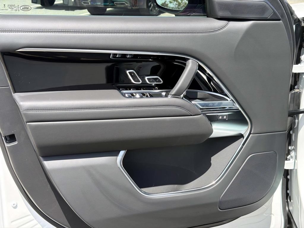 New 2026 Land Rover Range Rover SE AWD/4WD image 16