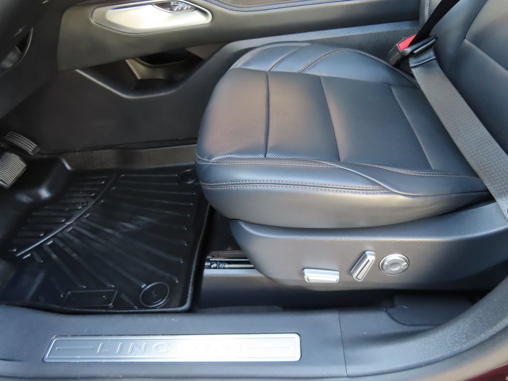 Used 2024 Lincoln Nautilus Premier w/ Equipment Group 102A AWD/4WD image 8