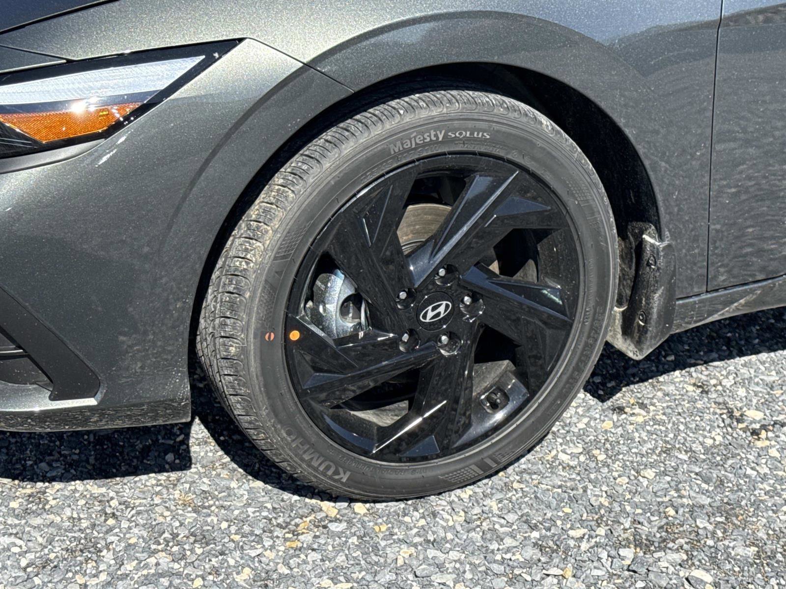 New 2026 Hyundai Elantra Sport FWD image 17