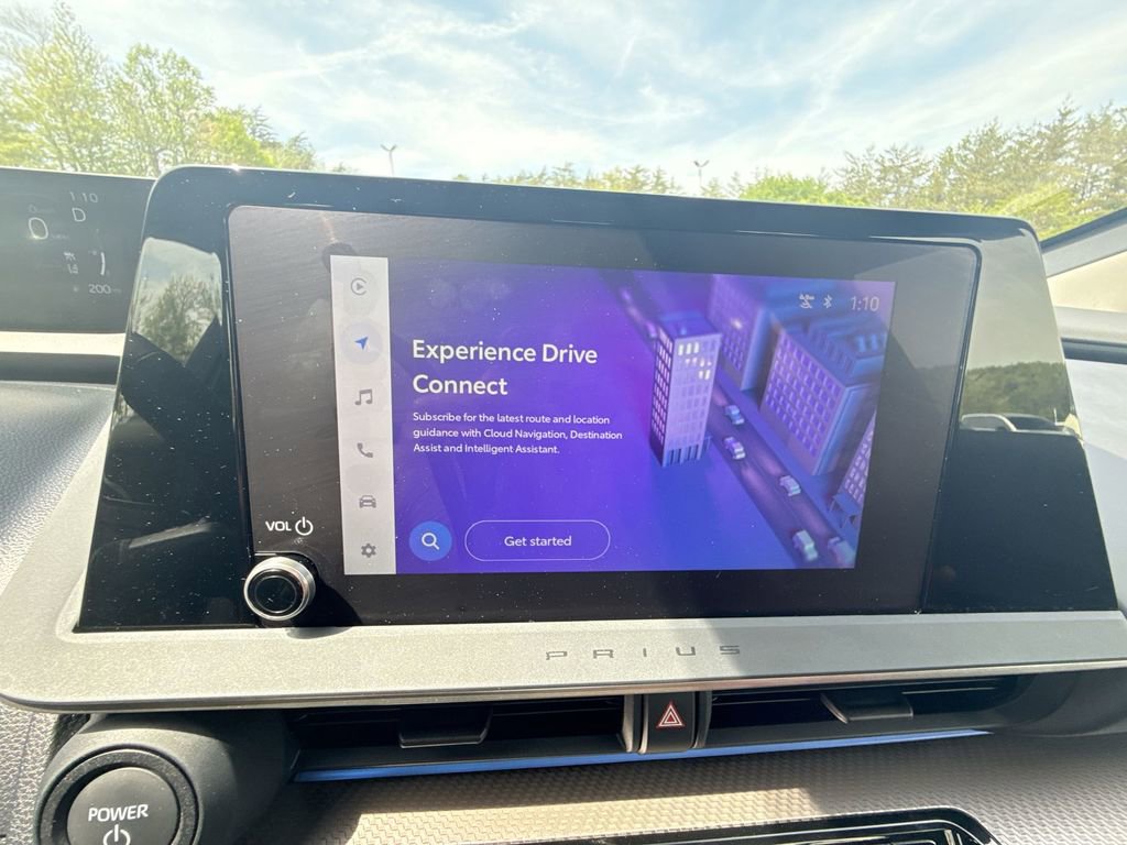 Used 2025 Toyota Prius XLE FWD image 19