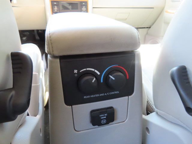 Used 2007 Chrysler Aspen Limited image 18