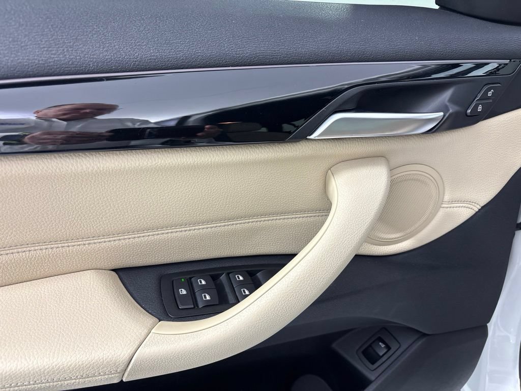 Used 2018 BMW X1 xDrive28i AWD/4WD image 17
