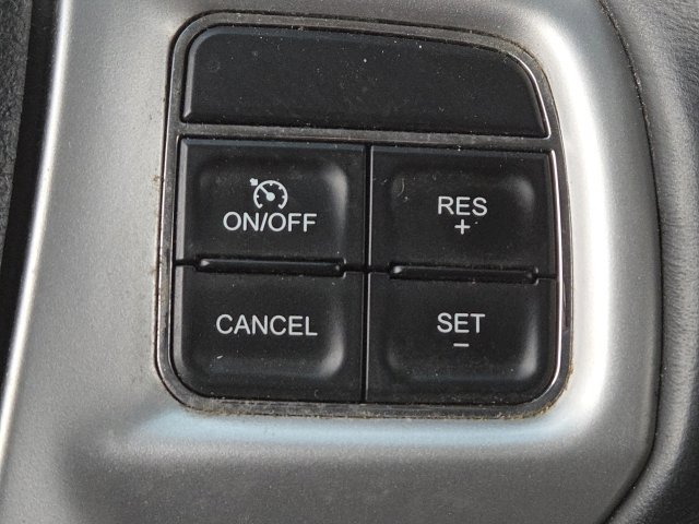 Used 2015 Chrysler Town & Country Touring w/ Driver Convenience Group image 21